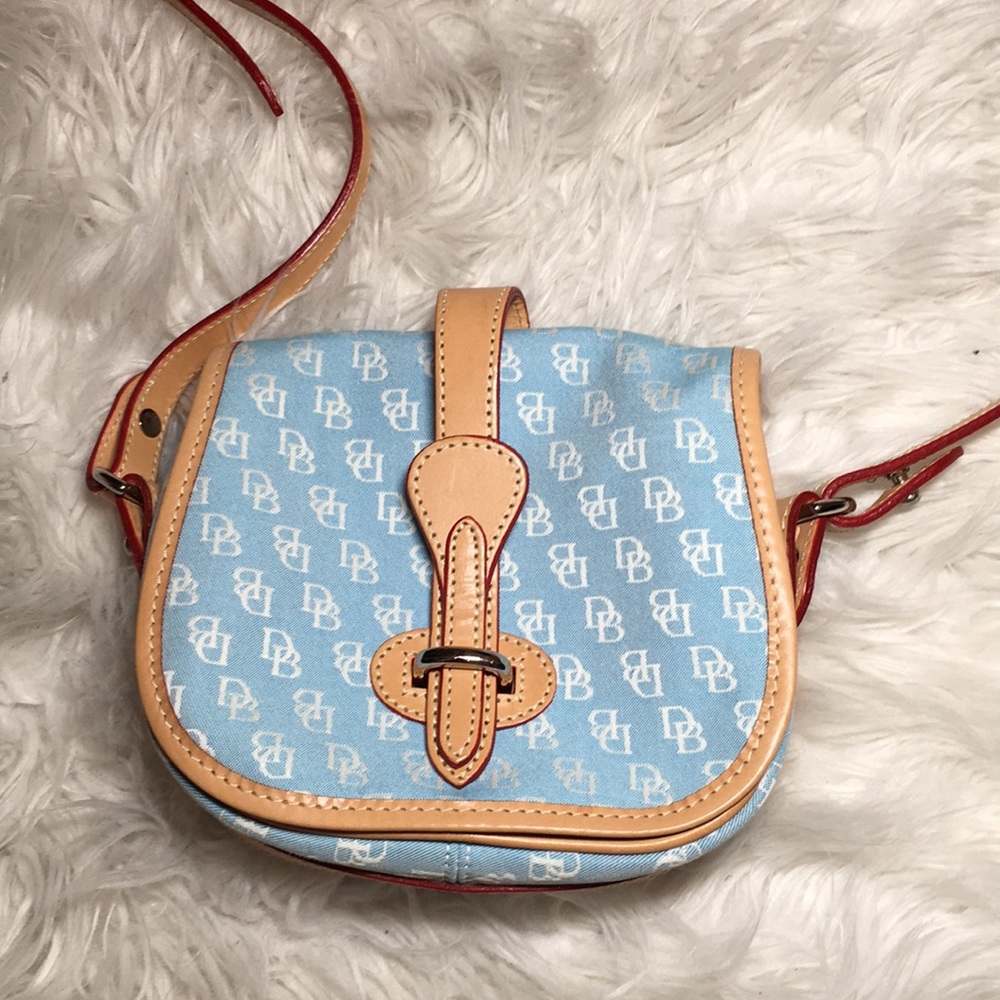 ✨💙NWOT Baby Blue Dooney & Bourke Crossbody Bag💙✨